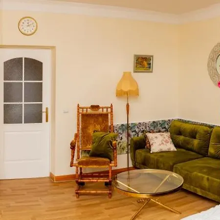 The Magic Of - La Boheme With Parking Apartment