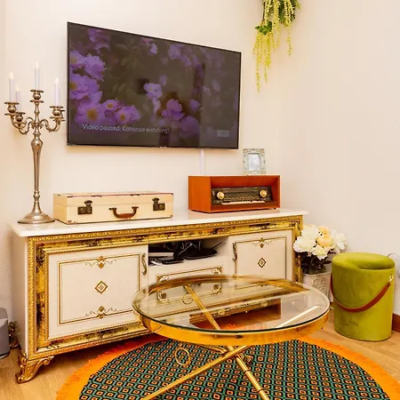 The Magic Of - La Boheme With Parking *