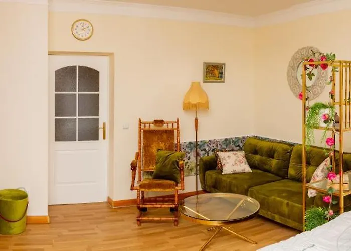 The Magic Of - La Boheme With Parking Apartment