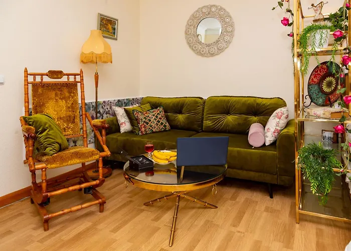 The Magic Of - La Boheme With Parking Apartment